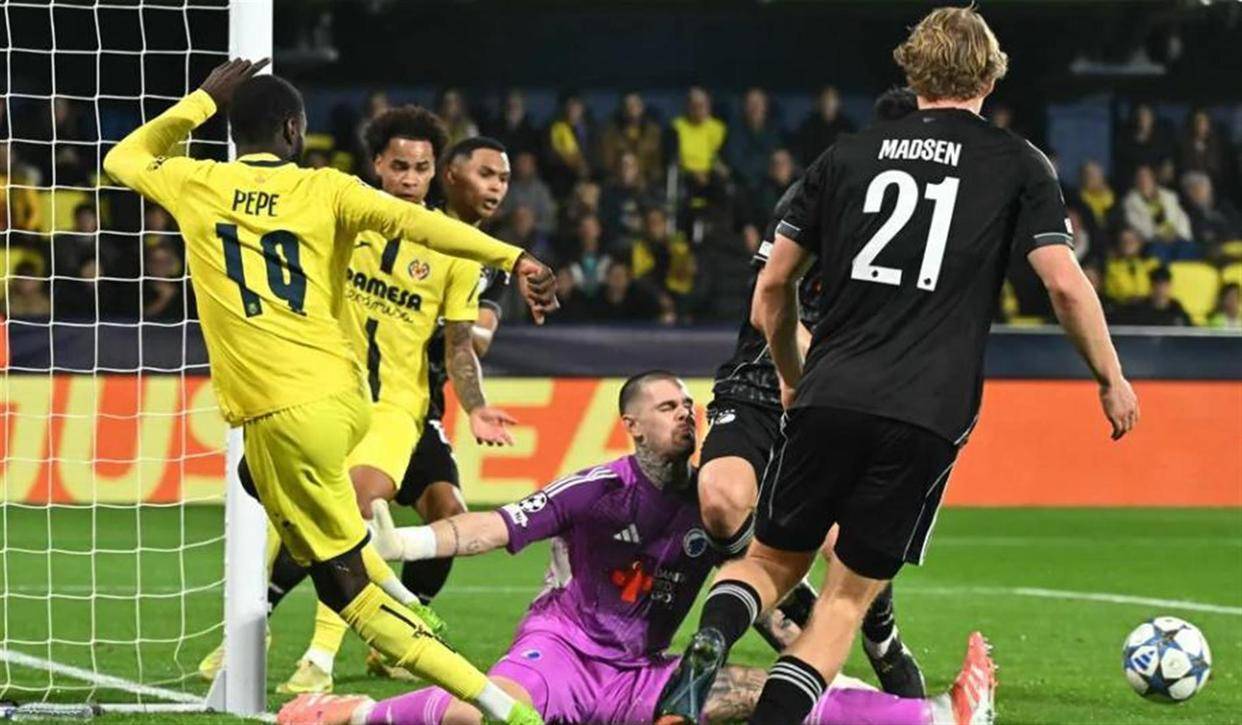 包含清晨阿贾克斯备战葡超，刷新队史纪录细节曝光，话题不断，控场能力受关注的词条